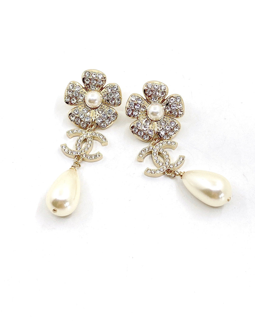 18K  Chanel Pearl Flowers Earrings
