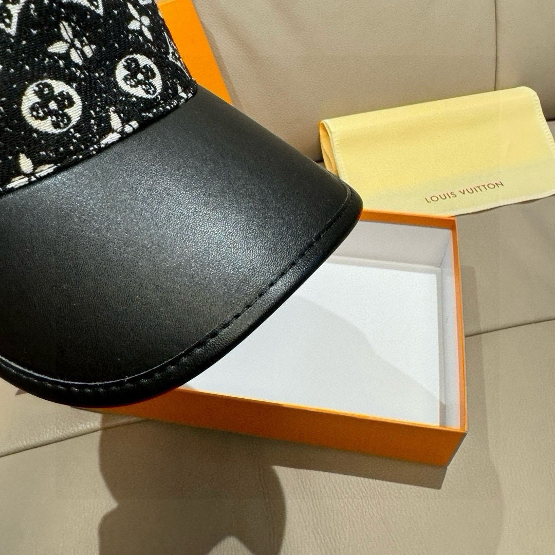 Elegant Minimalist Baseball Cap with Leather Detailing