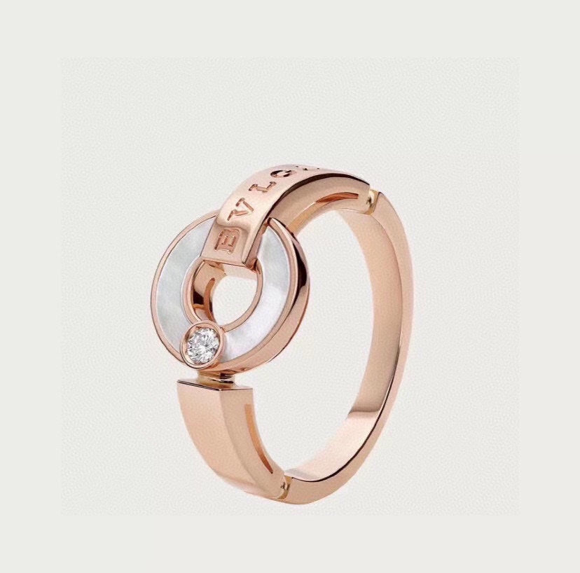 18K BVLGARI Pearl Ring
