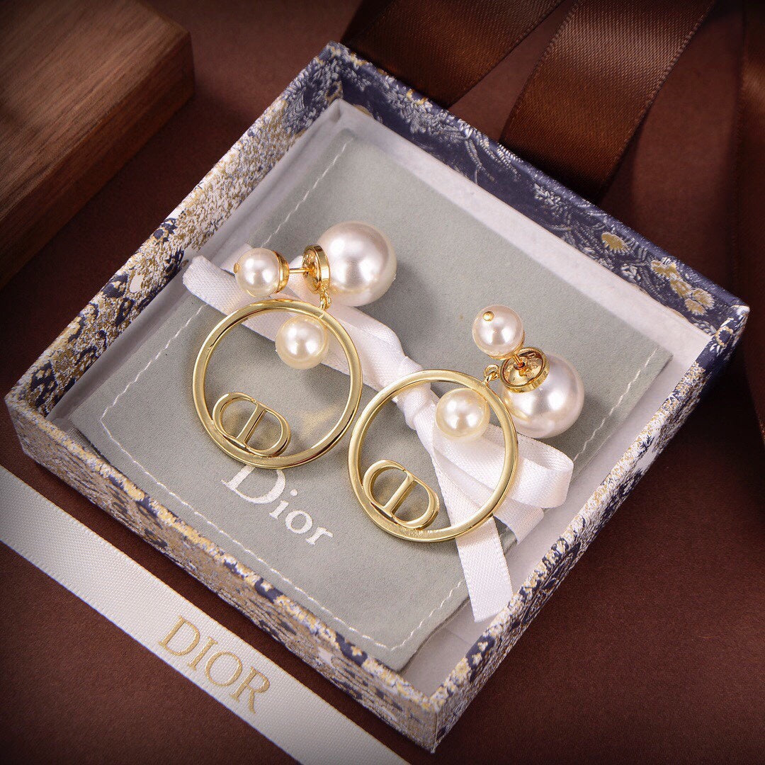 18K Dior Circle Pearls Earrings